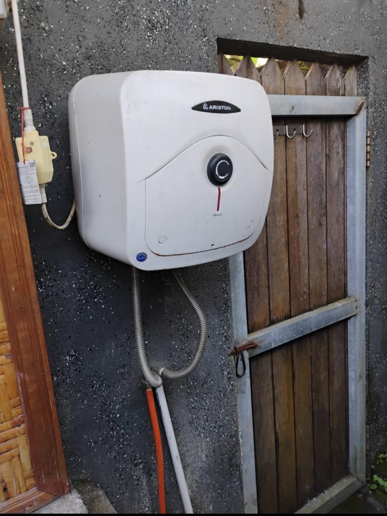 Water Heater Villa a Malika