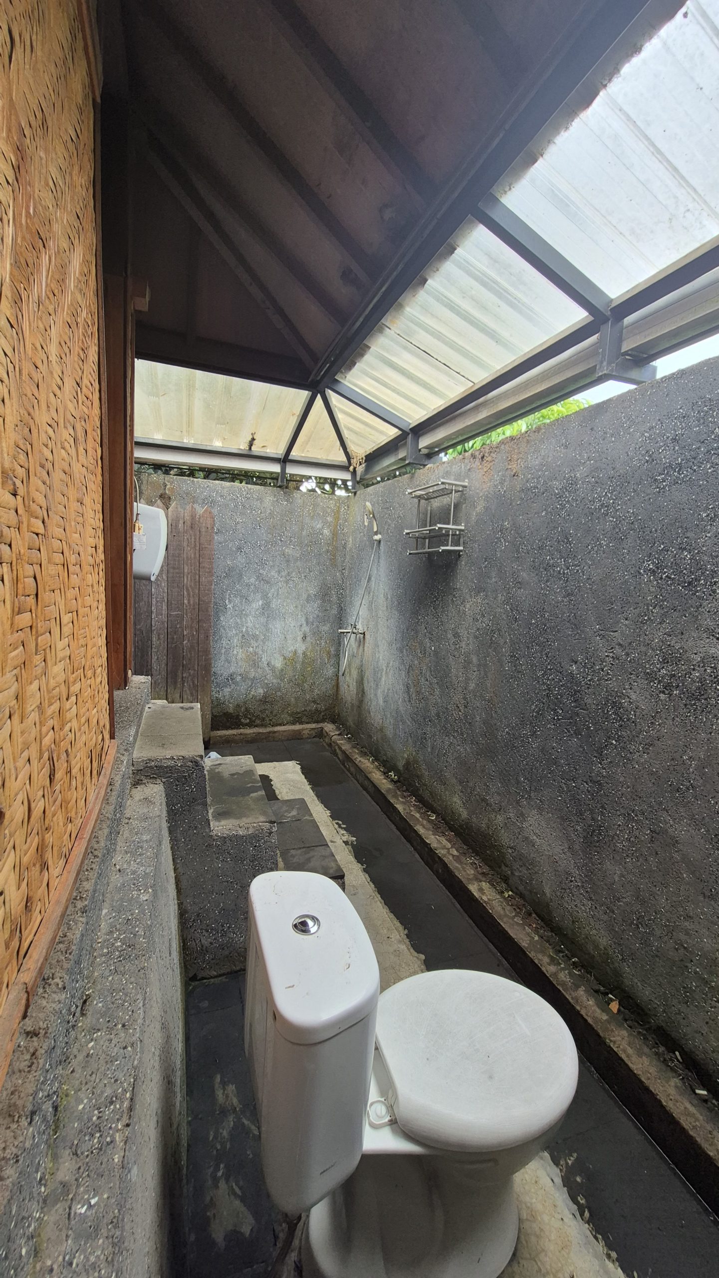 Kamar Mandi Bale Sasak Sembalun